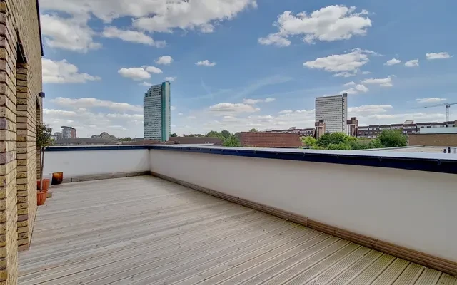 Ashton Reach London SE16 1