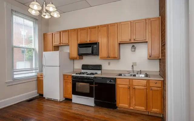 213-215 E. University 3
