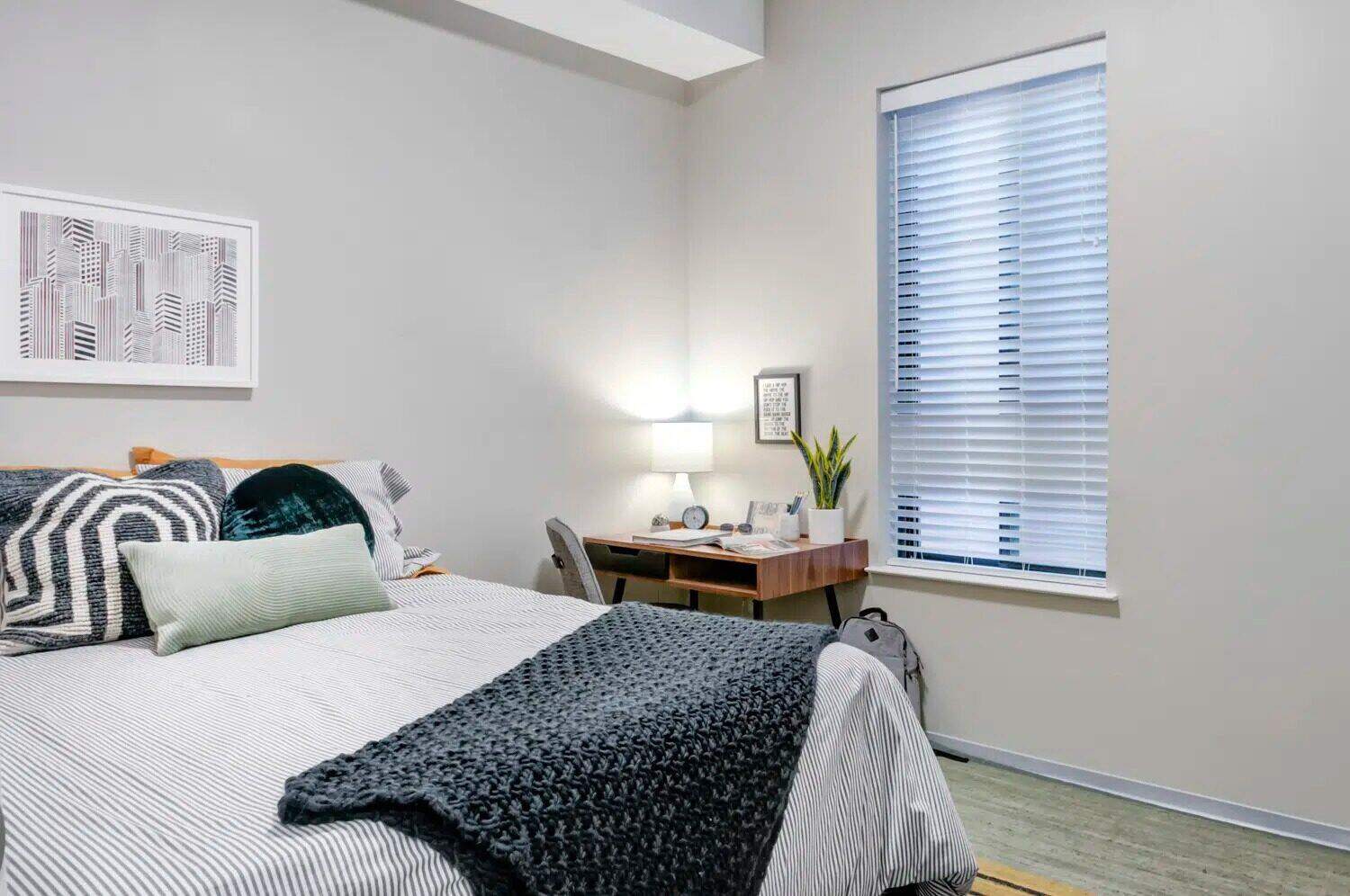 3 Bedroom / 3 bathroom bay