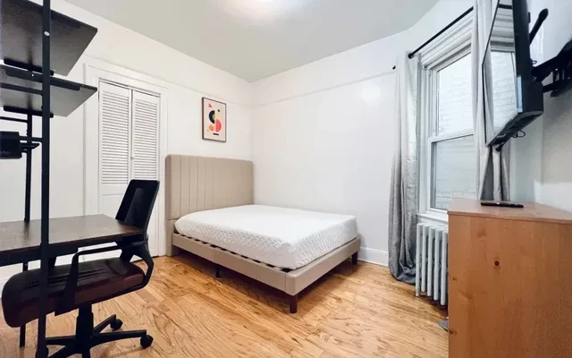 25-15 35th avenue, Astoria 2