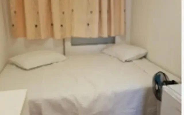 Comfortable double bedroom in a flat in La Sagrera 3