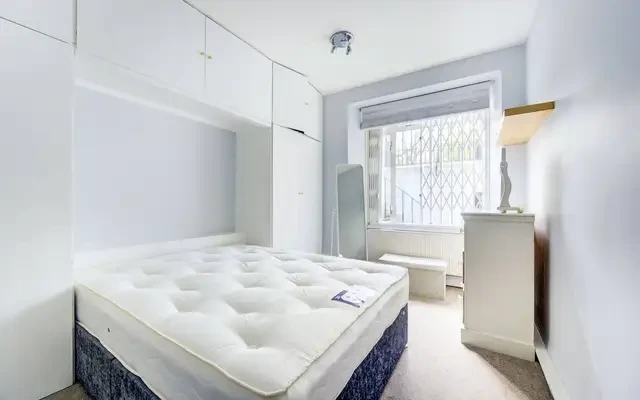 Nevern Square, Earls Court, SW5 3
