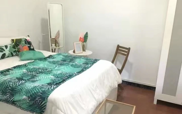 Barcelona 3-Bedroom Apartment 0