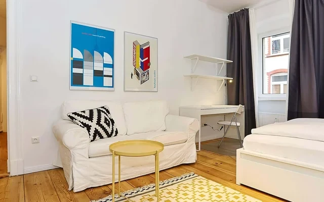 Beautiful flat in top location in Prenzlauer Berg 1