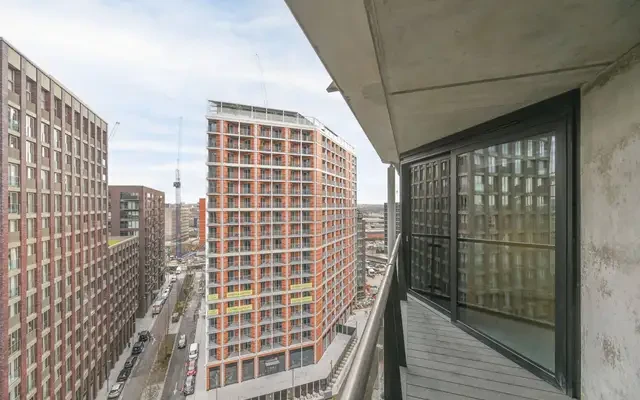 Nine Elms, Nine Elms, SW11 2