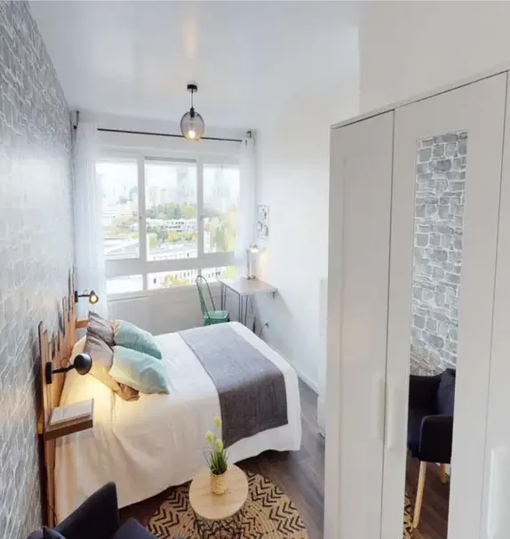 Attractive double bedroom in Nanterre