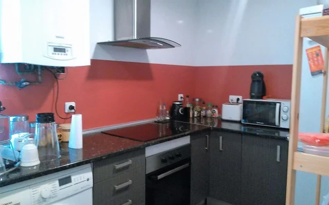 HERMOSO PISO EN CALLE MANTUANO DE 3 HABITACIONES 2