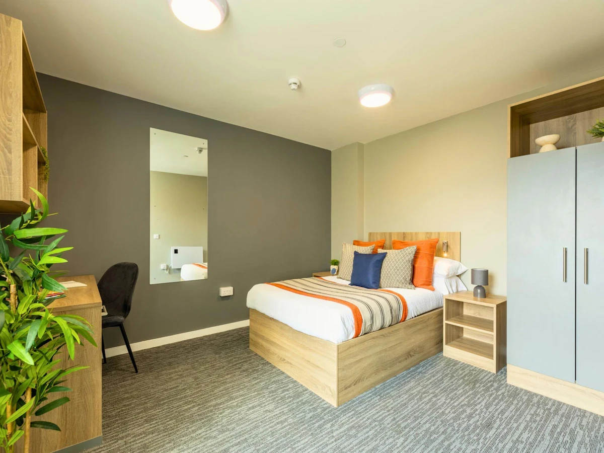 1 Bed Club Apartment