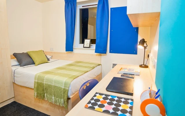 Queen's Hospital Close 4