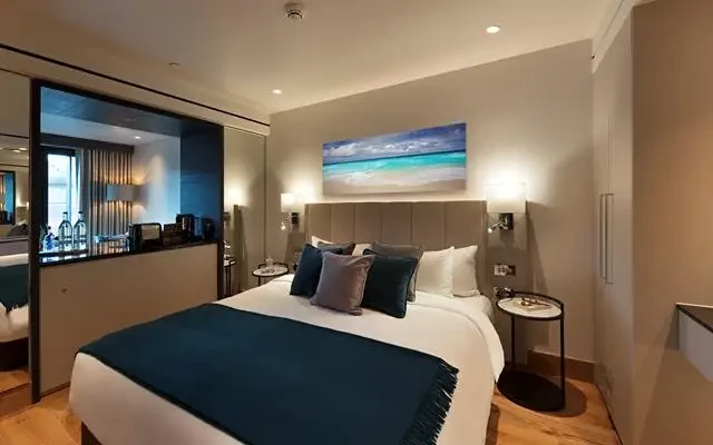 London Tower Suites 3