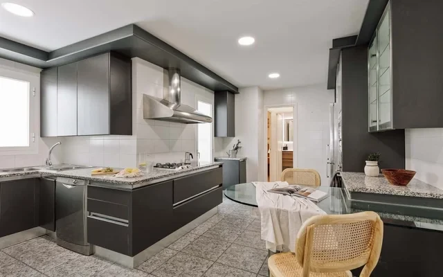 Iztapa - 4 bedrooms in Eixample Esquerra 1