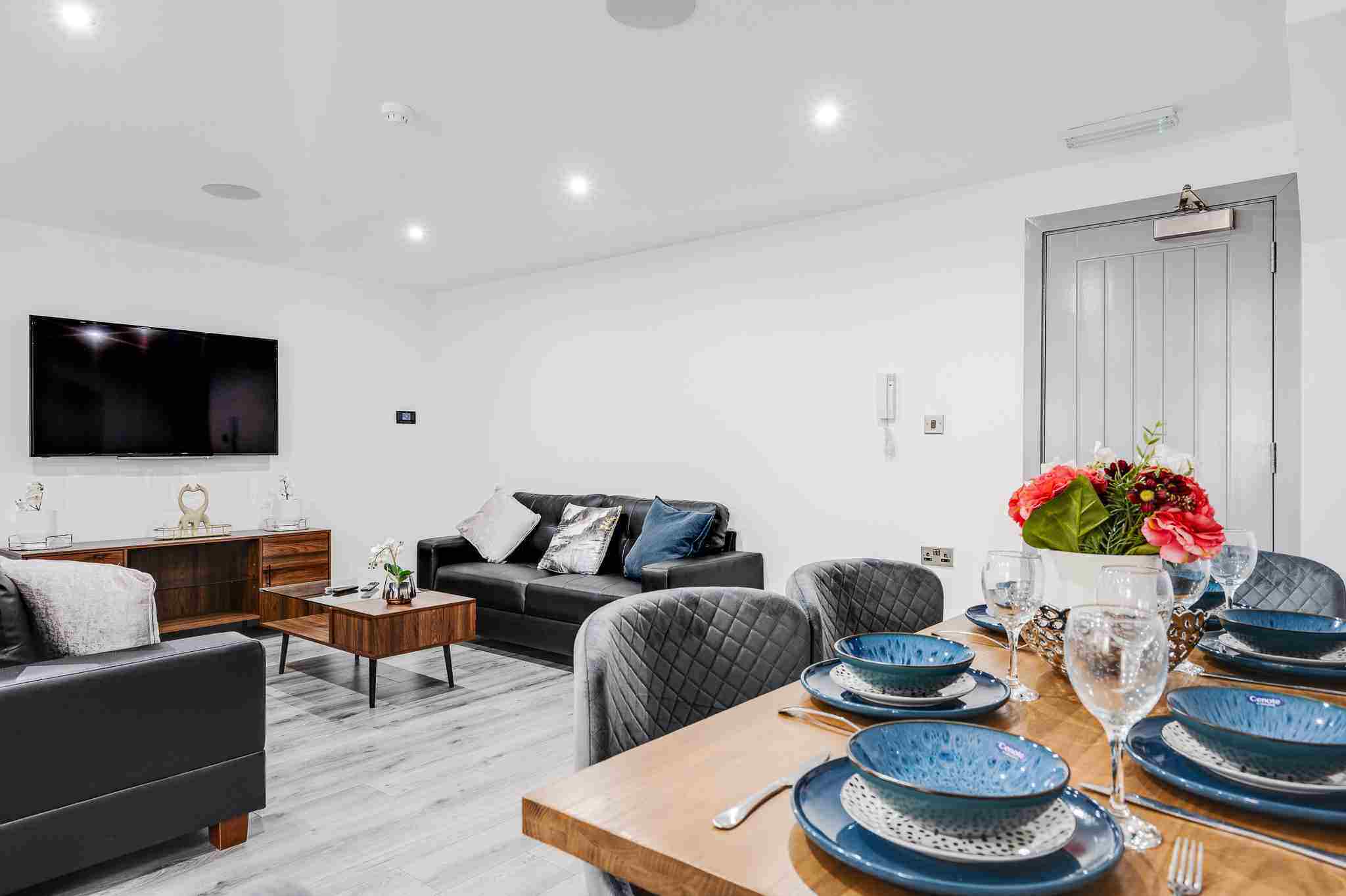 9 Rathbone road, L15 2