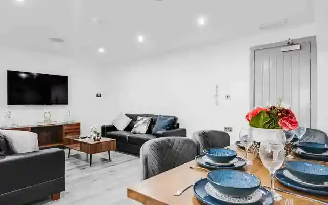 9 Rathbone road, L15 1