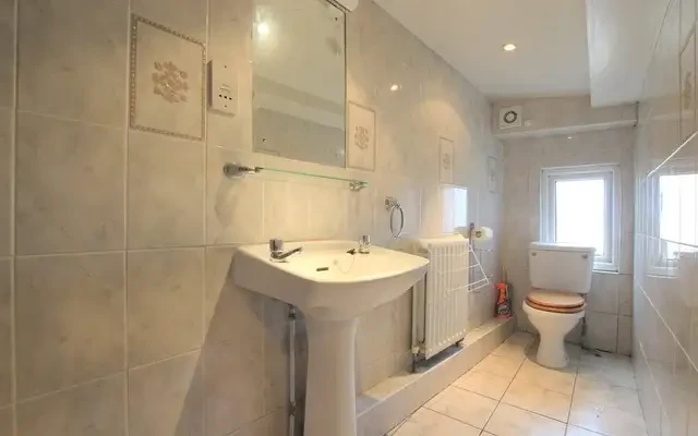 LH-Putney Bridge Rd 3