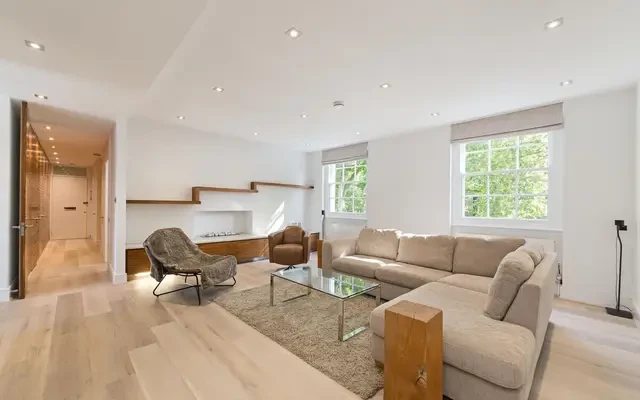 Connaught Square, London, W2. W2 2HL 1