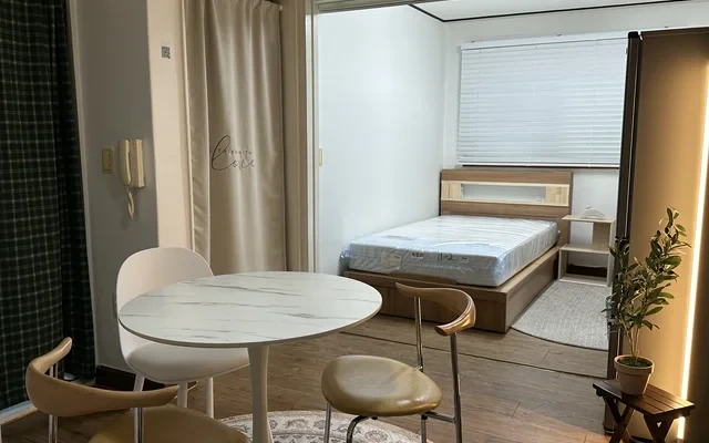 #24 Hongdae Two-Bedroom Apartment with Furniture 2