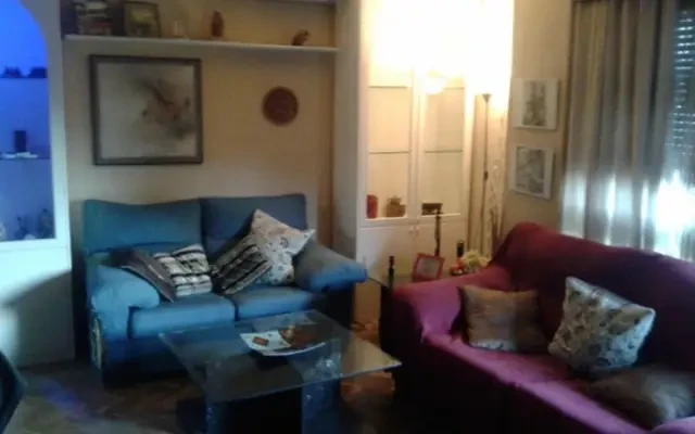 Single bedroom, in 3-bedroom apartment 1