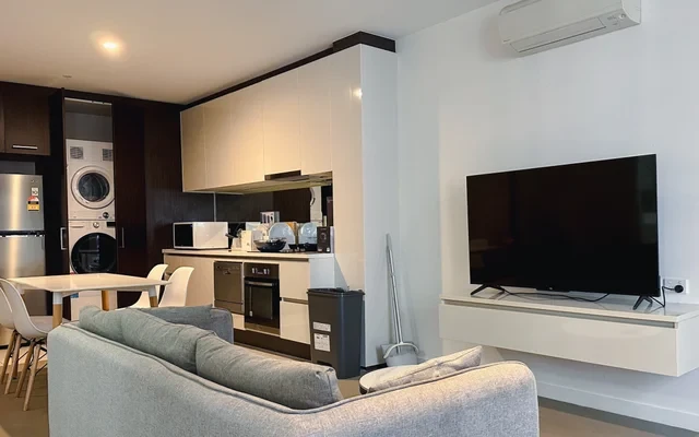 1202/639 Lonsdale St 4