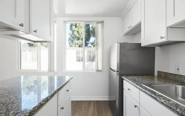 2641 Centinela Ave 4