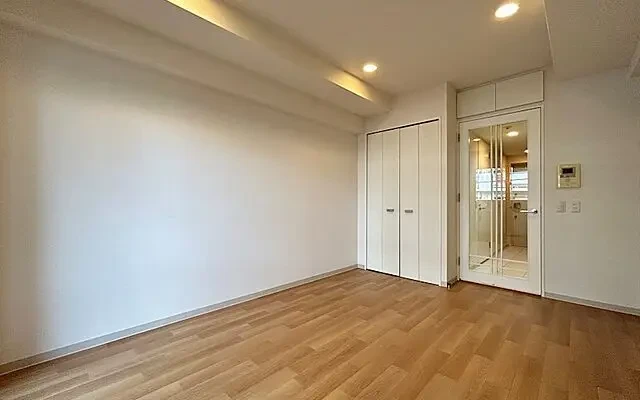 Invest Kobe Airfront 1