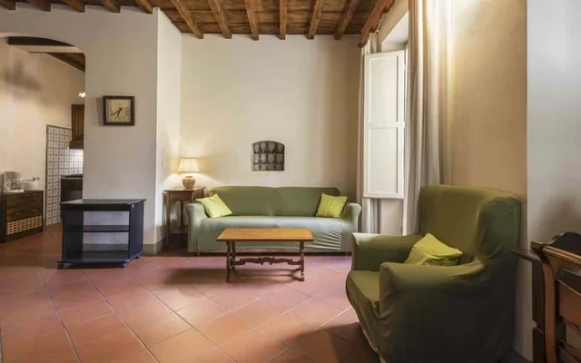 Classic Florence Apartment B 2