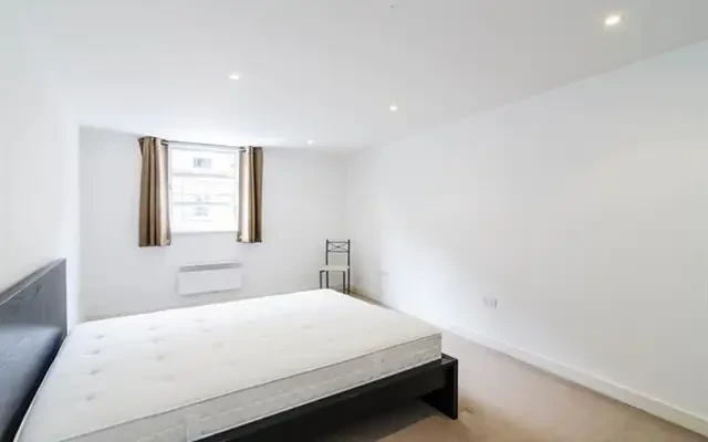 Leyden Street, London, E1 7LL 3