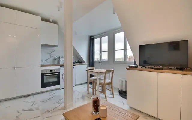 studio near Boulevard des Sablons 4