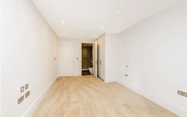 Hampstead Manor, Kidderpore Avenue, Hampstead, London, NW3 7SU 3