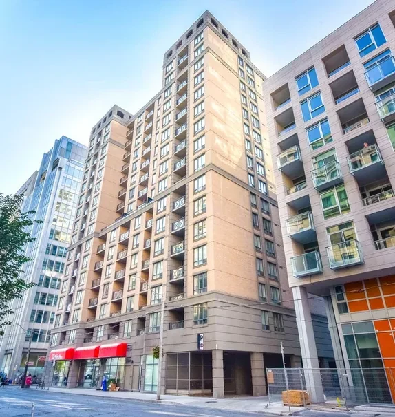 University Plaza(140 Simcoe)