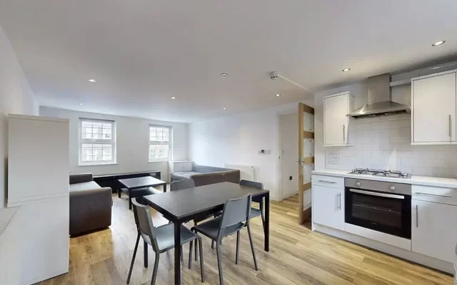 LH-Commercial Road 1