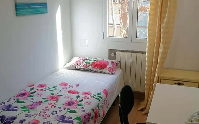 Structure in : Entre Arroyos 100 | Habitacion 2 Madrid, Spain 3