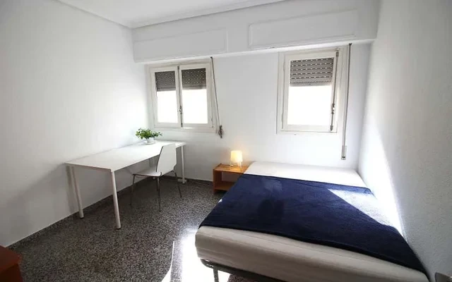Piso de 5 habitaciones en Algiros 4