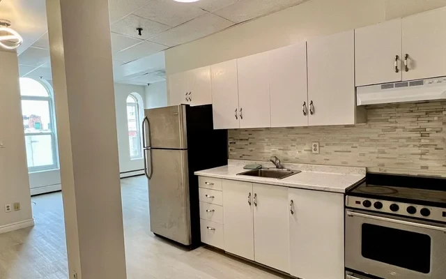 202-8 Main St 2