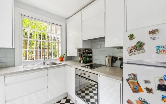 Kildare Terrace, London, W2 5JT 4
