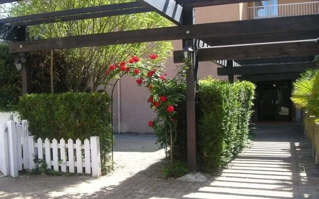 Résidence Etudiant is close to the university town area and has convenient transportation 1