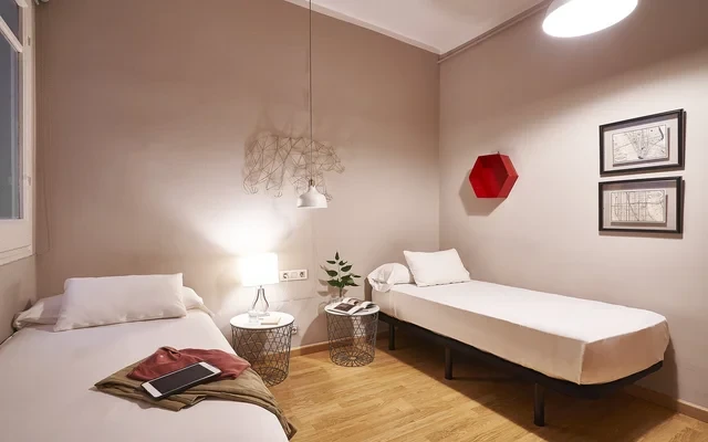 Lovey 4 bedroom apartment close to Francesc Macia, very nice area 0