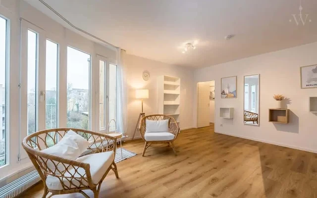 Schoene 3-Zimmer-Wohnung in zentraler Lage mit Balkon 2