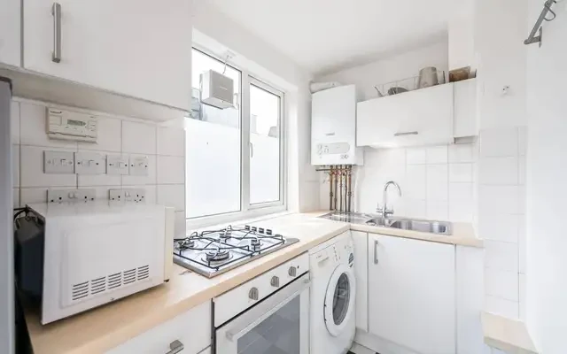 Crookham Road, Parsons Green, SW6 0