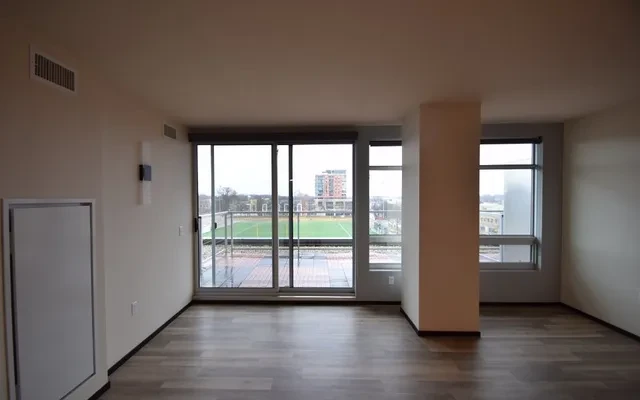 Galaxie High Rise 1