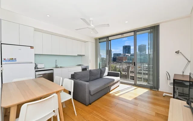 34 Chalmers Street 1