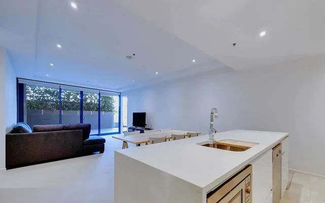 240 Bunda St 2