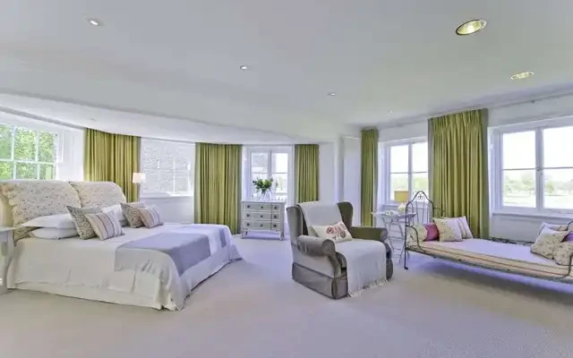 Hampton Court Road 4