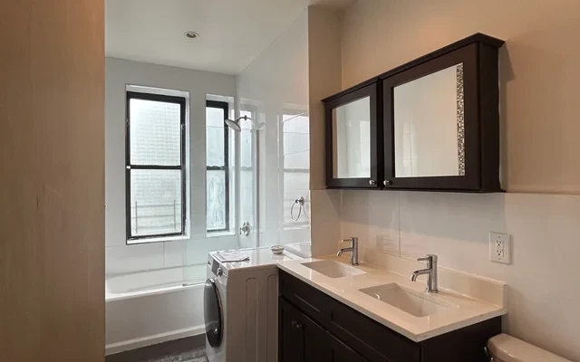3660 Broadway 0