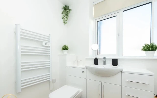 Medusa Apartment - The Gaze of Town 2