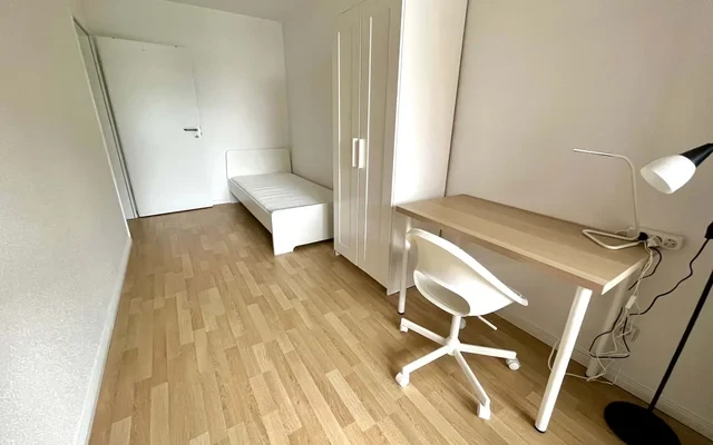 Koelner Landstr., 40589 Dusseldorf 0