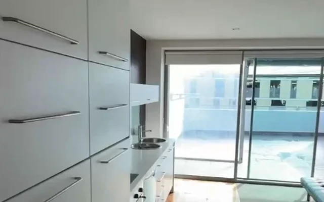 2 Beach Road 1