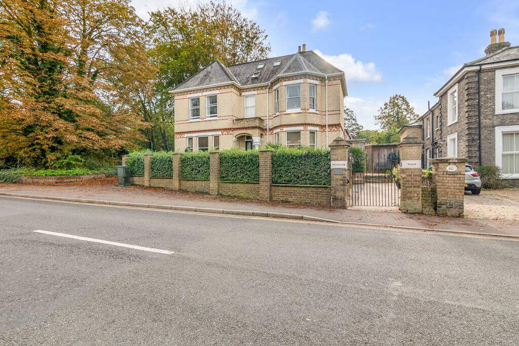58A Earlham Road