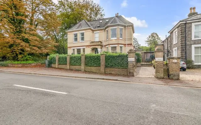 58A Earlham Road 0