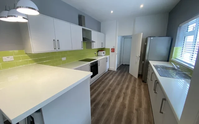 6 Auckland Avenue 4