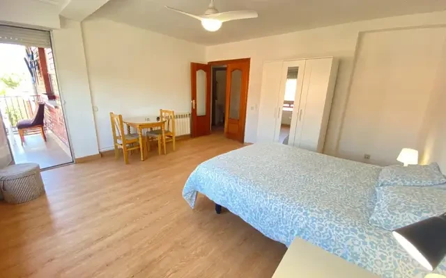 Attractive double bedroom - Madrid student accommodation - Double bedroom
